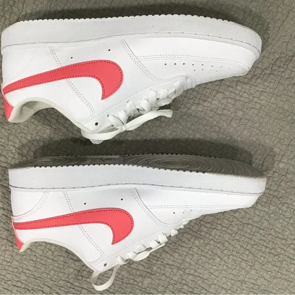 Nike Women’s Court Vision Low Next Nature Size 9.5 White Sea Coral Sneakers EUC - Picture 4 of 8